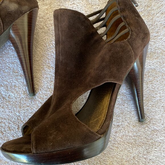 Moda Brown Suede Cutout Peep Toe Heels Size 8M Strappy High Heel Booties - Picture 4 of 9